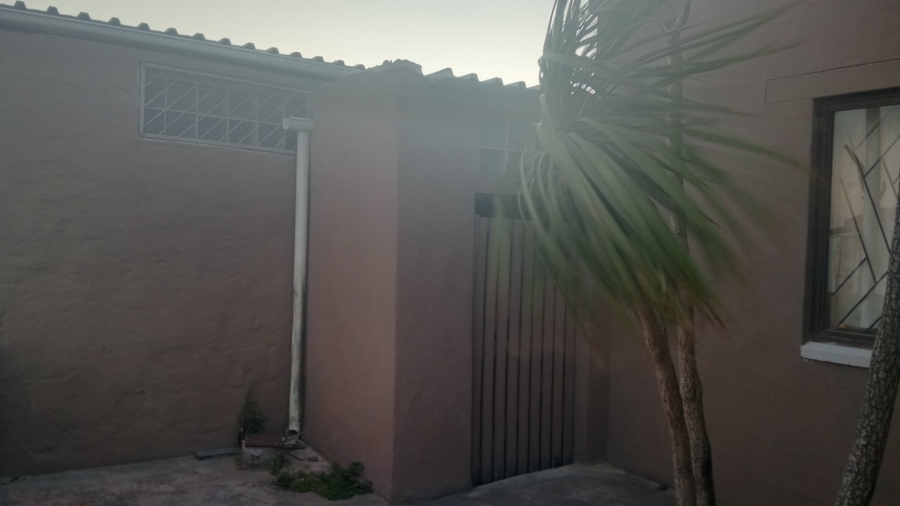 2 Bedroom Property for Sale in New Woodlands Western Cape